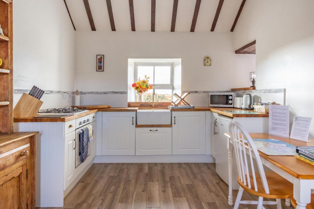 Blue Sky Cottage, Doolin Carrowauff Bagian luar foto