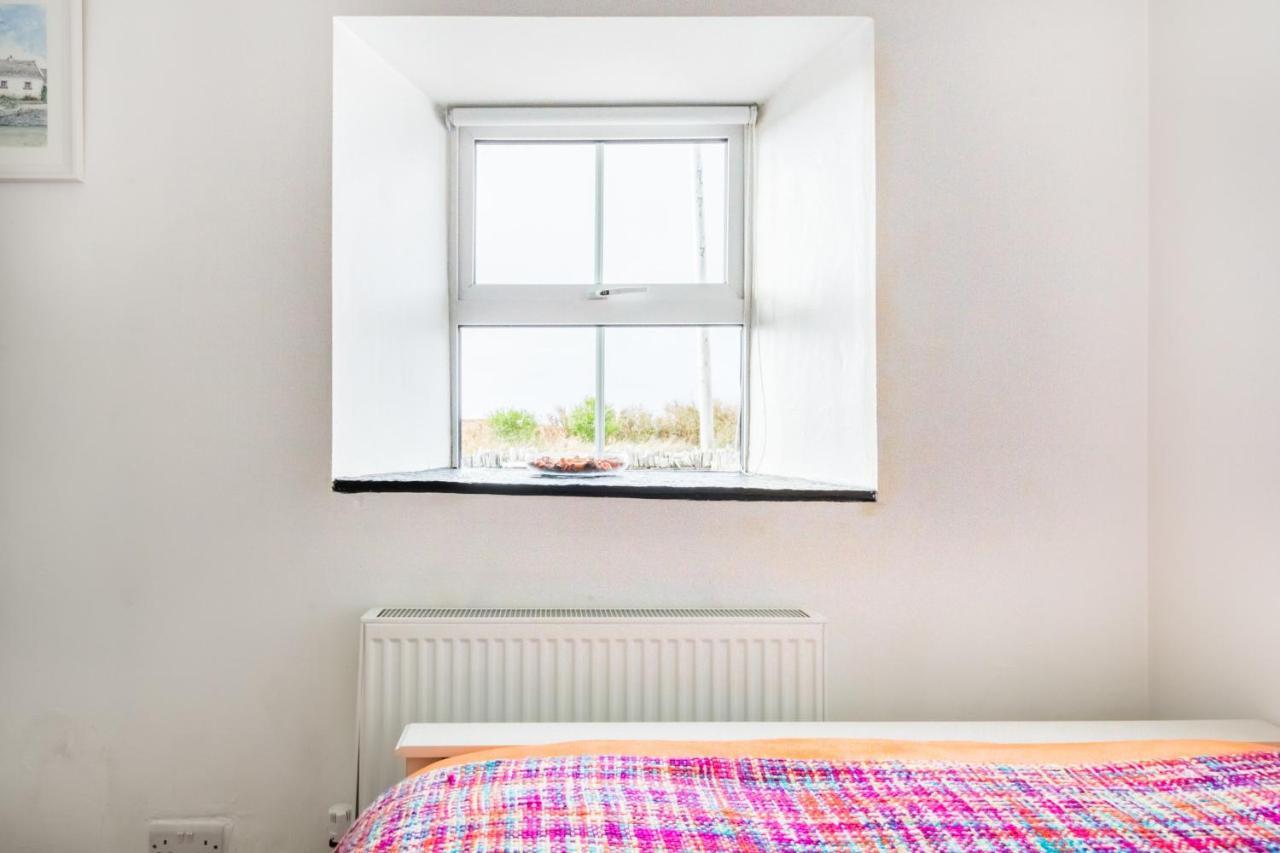 Blue Sky Cottage, Doolin Carrowauff Bagian luar foto