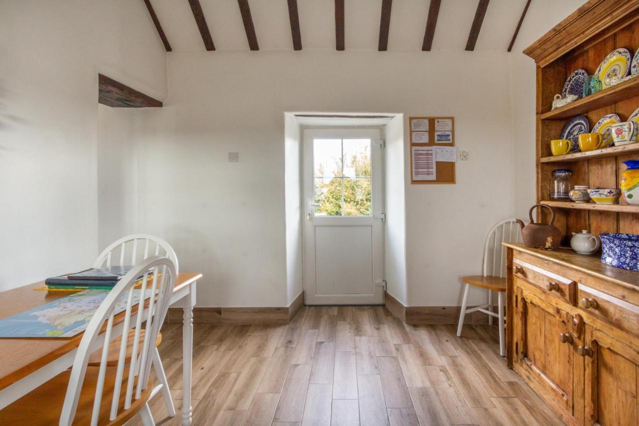 Blue Sky Cottage, Doolin Carrowauff Bagian luar foto